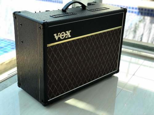 Amplificador VOX Custom Series AC15C1X Valvular para guitarra de 15W