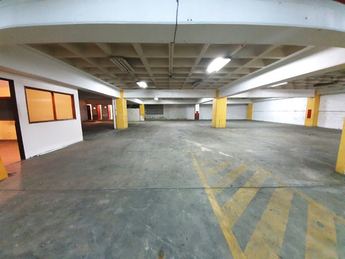 Imagen 17 de 25 de Edificio Deposito Oficina Industrial En Alquiler Boleita Norte