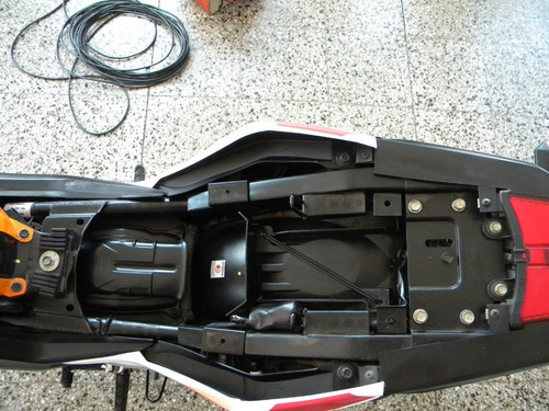 Imagen 12 de 15 de Honda Cbr 190 Repsol