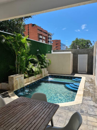 Imagen 12 de 13 de Lujoso Townhouse Res. Lake Village Lechería