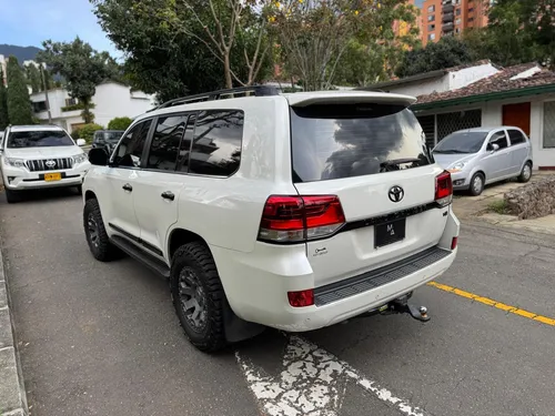 Toyota Land Cruiser Sahara Blindaje 2