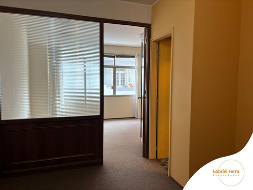 Vendemos Oficina Con Kitchinette Y Baño Privado -