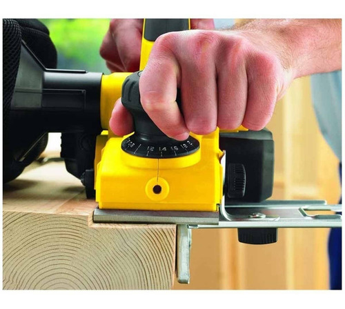 Imagen 4 de 4 de Cepilladora eléctrica de mano Stanley STPP7502 82mm 120V color amarillo