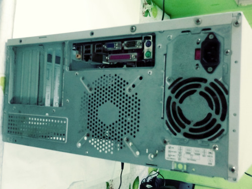 Pc Antigo C/ Ddr 1 Hd 20gb C/ Windows 7 Travando Com Defeito