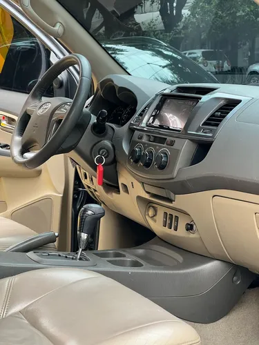 Toyota Fortuner SR5 2.7L GASOLINA 4X2 AT