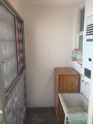 Doa Ambientes Con Balcon En Muy Buen Estado, Cerca De Medios De Transporte