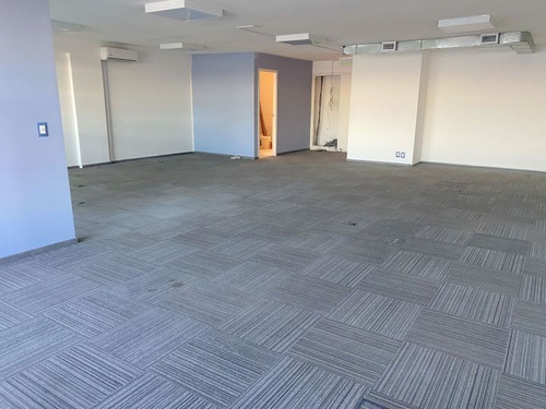 Venta Con Renta De Oficinas, Piso 10 En Marigot Office