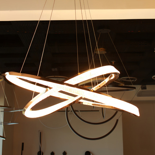 Gmh Lustre Luminária Pendente Led Integrado 2 Aneis Cristal Teto Moderno Quarto Sala Hall Recepção Pé Direito Alto Duplo 4 Metros Cabo Regulagem Modelo Unique 140 Black Preto 38w 1026 Luméns 127/220V