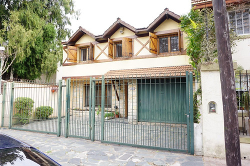 Imagen 2 de 30 de Chalet Con Pileta En Acassuso