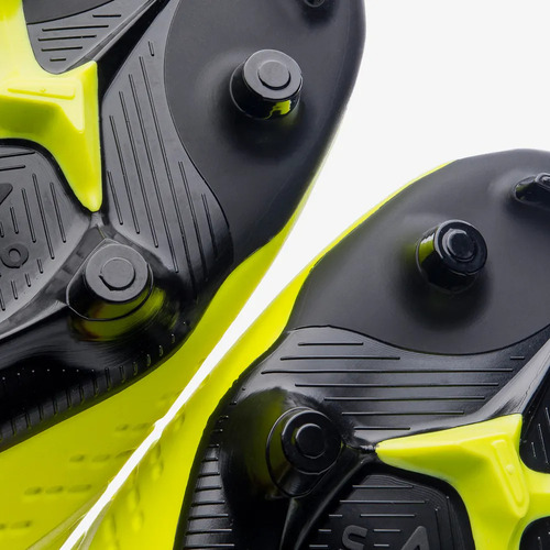 Botines Futbol Umbro Score Para Campo Con Tapones Importado