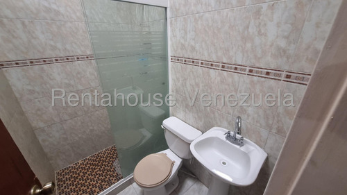 José Trivero Vende Bella Y Acogedora Casa Ubicada En Cabudare, Cuenta Con Tanque Subterráneo Y Parque Infantil