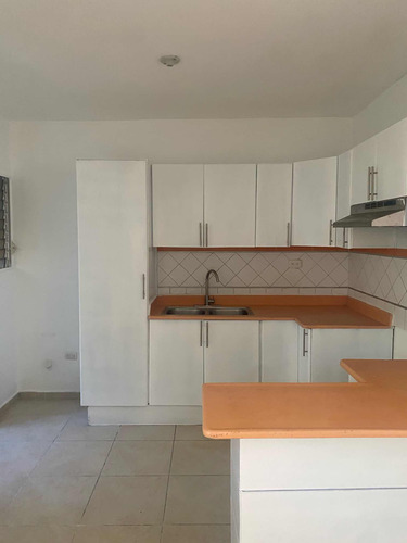 Alquilo Apartamento En Excelente Zona De Santiago