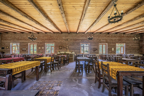 Hotel Boutique + Restaurante De Campo En Alquiler En Villa Ruiz