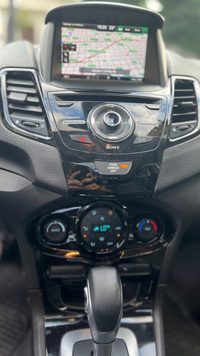 Ford Fiesta Kinectic Desing Titanium Powershit