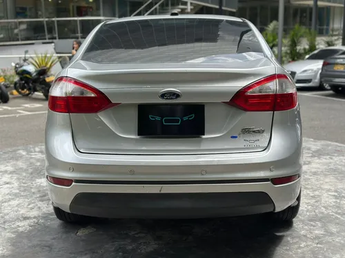 Ford Fiesta 1.6 Sportback Se Mecánica