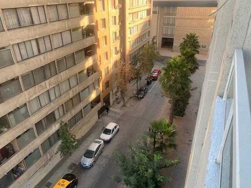 Vendemos Amplio Depto 2d 2b En Santiago Centro