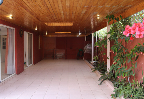 Casa En Venta Con 4 Dormitorios Y 2 Baños En Puente Alto