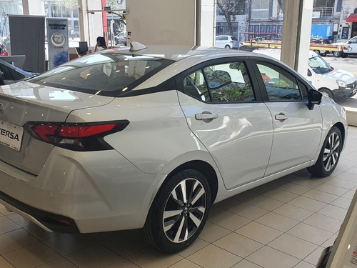 Imagen 8 de 11 de Nissan New Versa Exclusive Cvt