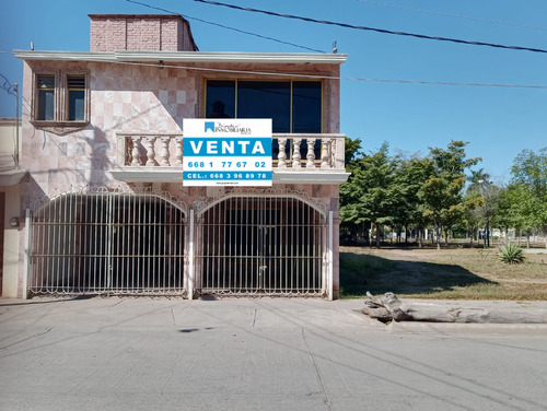 Casa En Venta En Fracc.  Los Pinos Los Mochis, Sinaloa