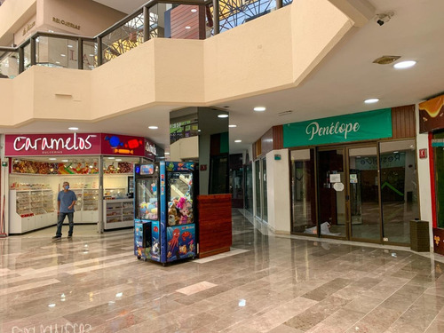 Imagen 4 de 6 de Local Comercial En El Interior De Galería Las Ánimas.