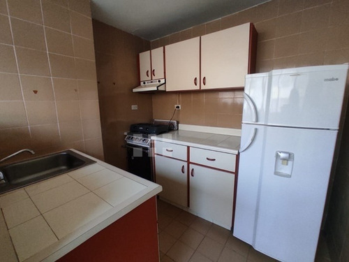 Imagen 4 de 13 de Venta Apartamento Lecheria Morro Humboldt