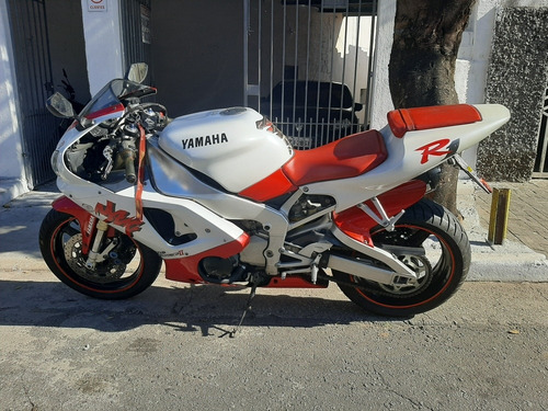Imagem 2 de 15 de Yamaha Yzf R1