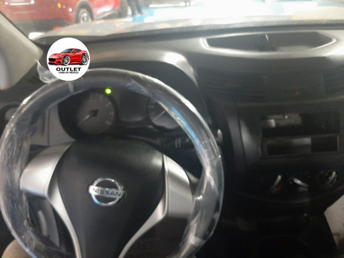 Imagen 9 de 15 de Nissan Np-300 2017
