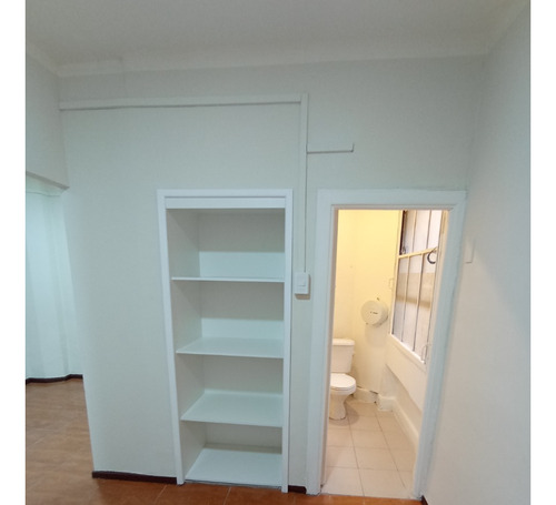 Oficina Paseo Matias Cousiño De 24 M2 Se Vende