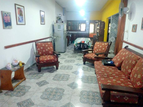 Casa Con Departamento En Venta En Burzaco Este