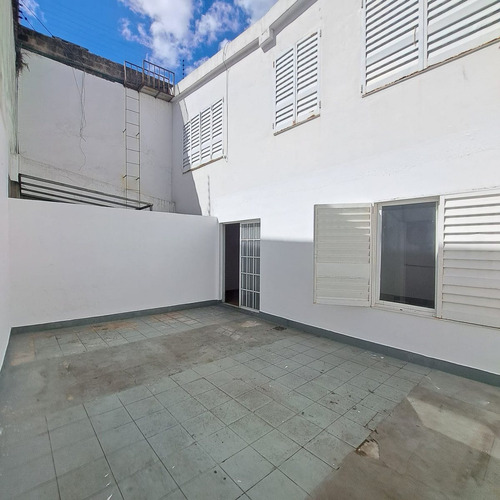 Venta Ph 2amb Con 2 Patios, Sin Expensas, Flores