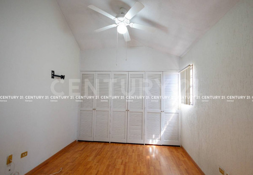 Casa En Venta En Lomas Universidad Chihuahua, Chih.
