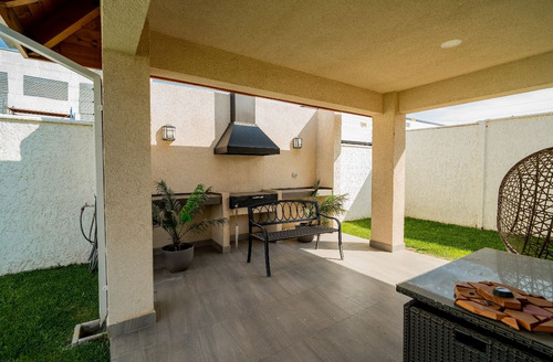 Casa En Arriendo, Viña Esmeralda Ii, Las Rastras.