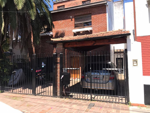 Casa En Venta - Olivos - 4 Amb - Jardín Y Pileta