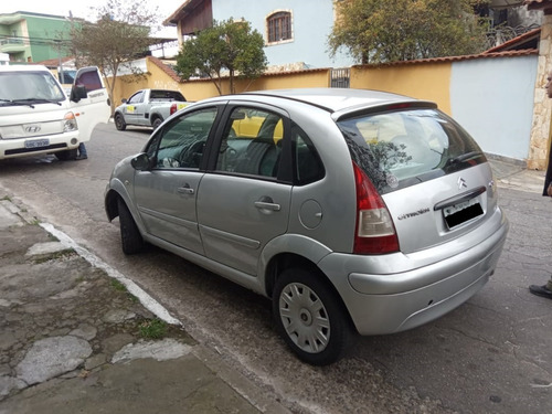 Imagem 2 de 8 de Citroën C3 - Prata - Lindo