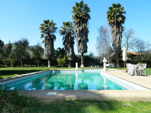 Gran Casa Con Precioso Jardín Condominio Club De Golf