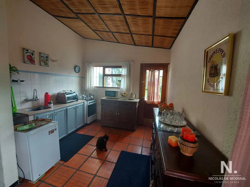 Vende Casa En Balneario Buenos Aires, Manantiales, De 2 Dormitorios En Suite.