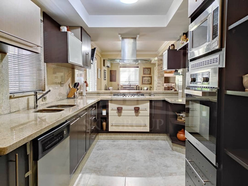 Imagen 14 de 22 de Yosmar & Fernando Venden Townhouse En El Rincón, Res. Villa Orense. Lemth - 158 Solo Clientes