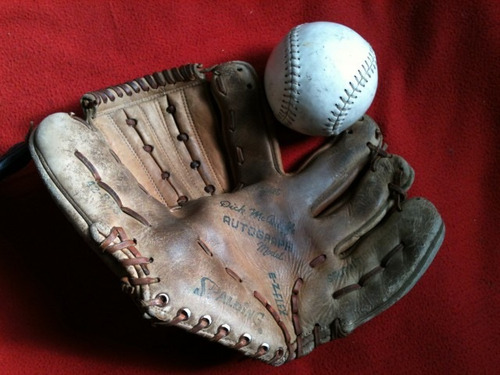 Imagen 3 de 6 de Casco, Guante Y Pelota Basebol (vintage)
