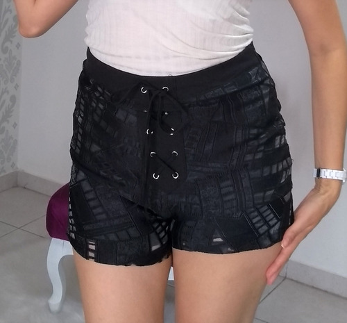 short curto preto cintura alta