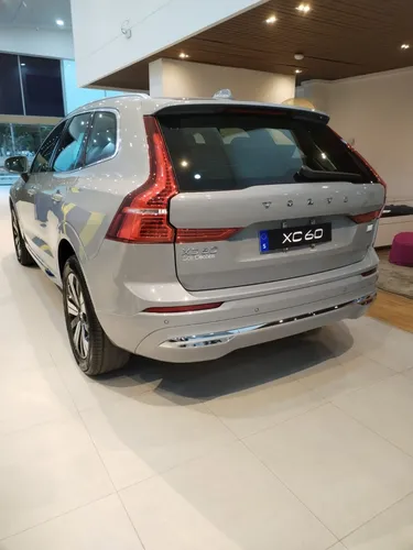 Volvo XC60 PLUS T8