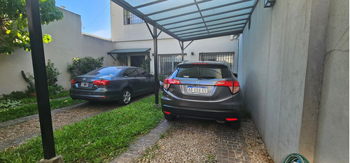 Casa Chalet En Venta En Villa Sarmiento, Morón, G.b.a. Zona Oeste, Permuta Por Depto En Caba O Haedo