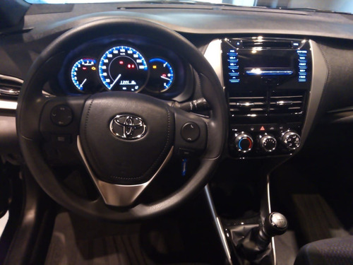 Toyota Yaris Xs Mt Hatchback