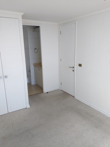 Ref:8716** Arriendo Dpto 1d+1b+terraza+bodega. Metro