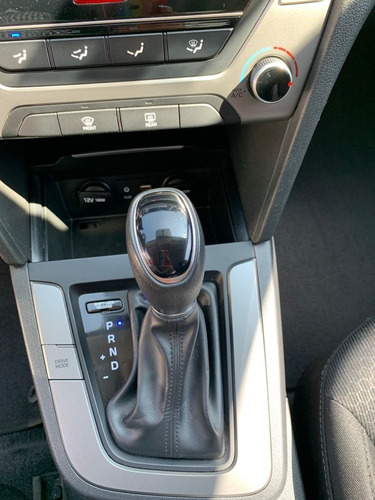 Imagen 14 de 14 de Hyundai Elantra 2018 2.0 Gls Premium At