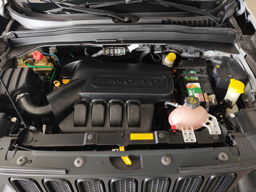 Imagem 10 de 14 de Jeep Renegade 1.8 Longitude Flex Aut.