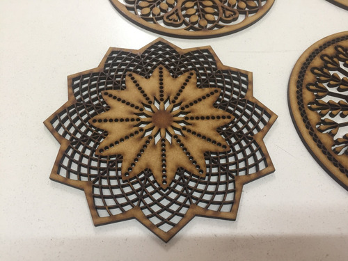 Imagen 4 de 10 de Mandala Souvenir Laser De Fibrofacil Somos Fabricantes 15cm