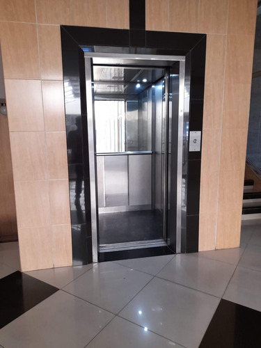 Yz En Venta Oficina/local Av. Lara C.c Imperial