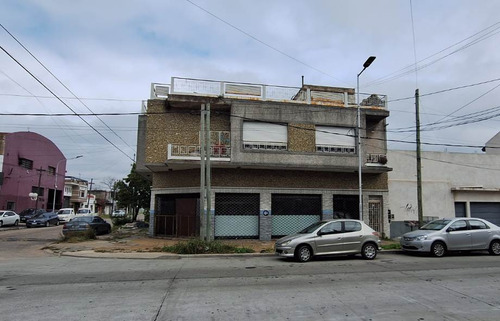 Local Con Vivienda En Venta En Valentin Alsina