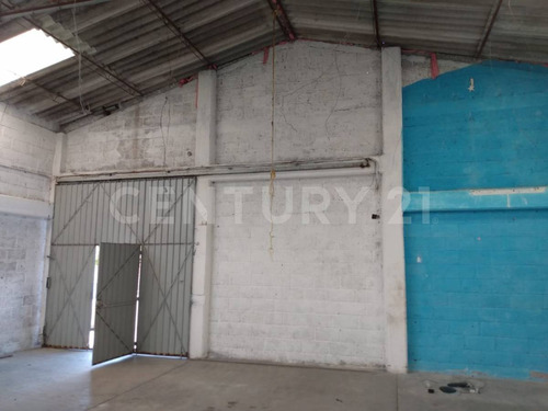 Bodega Con Amplio Terreno En Venta En Jilotepec, Estado De México