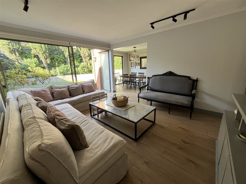 Casa En Arriendo De 5 Dorm. En Lo Barnechea